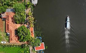 The Backwater Heritage -Unwind On Tranquil Alleppey Backwaters